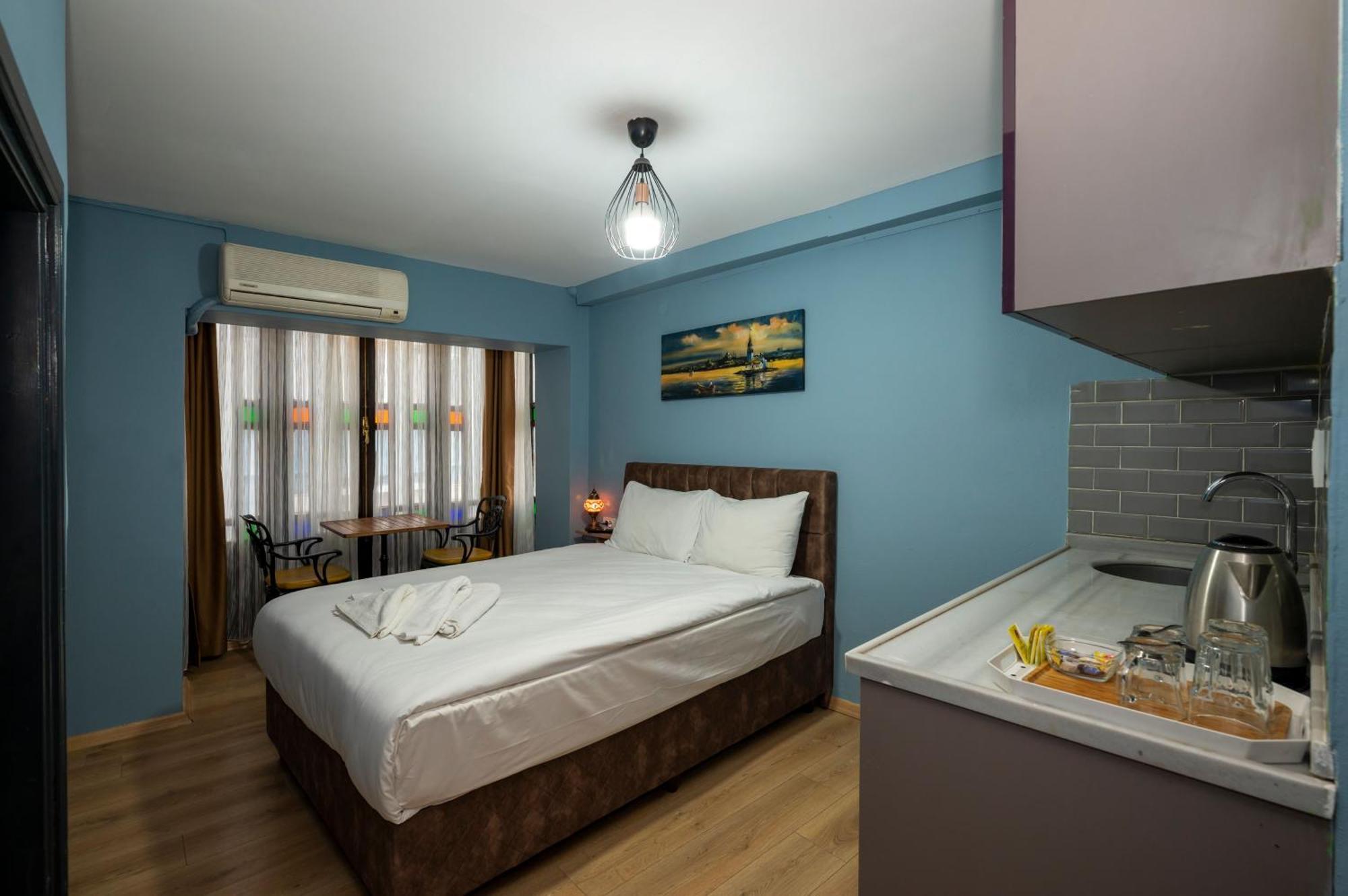 Taksimantiqueotel Otel 2*