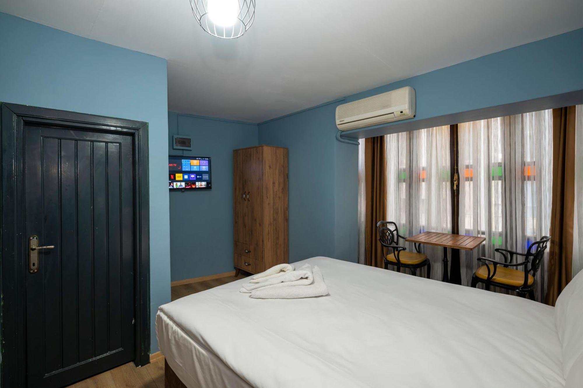 Taksimantiqueotel Otel