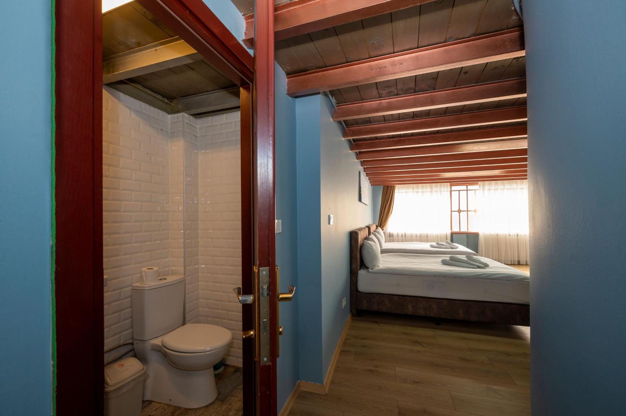 Taksimantiqueotel 2* İstanbul