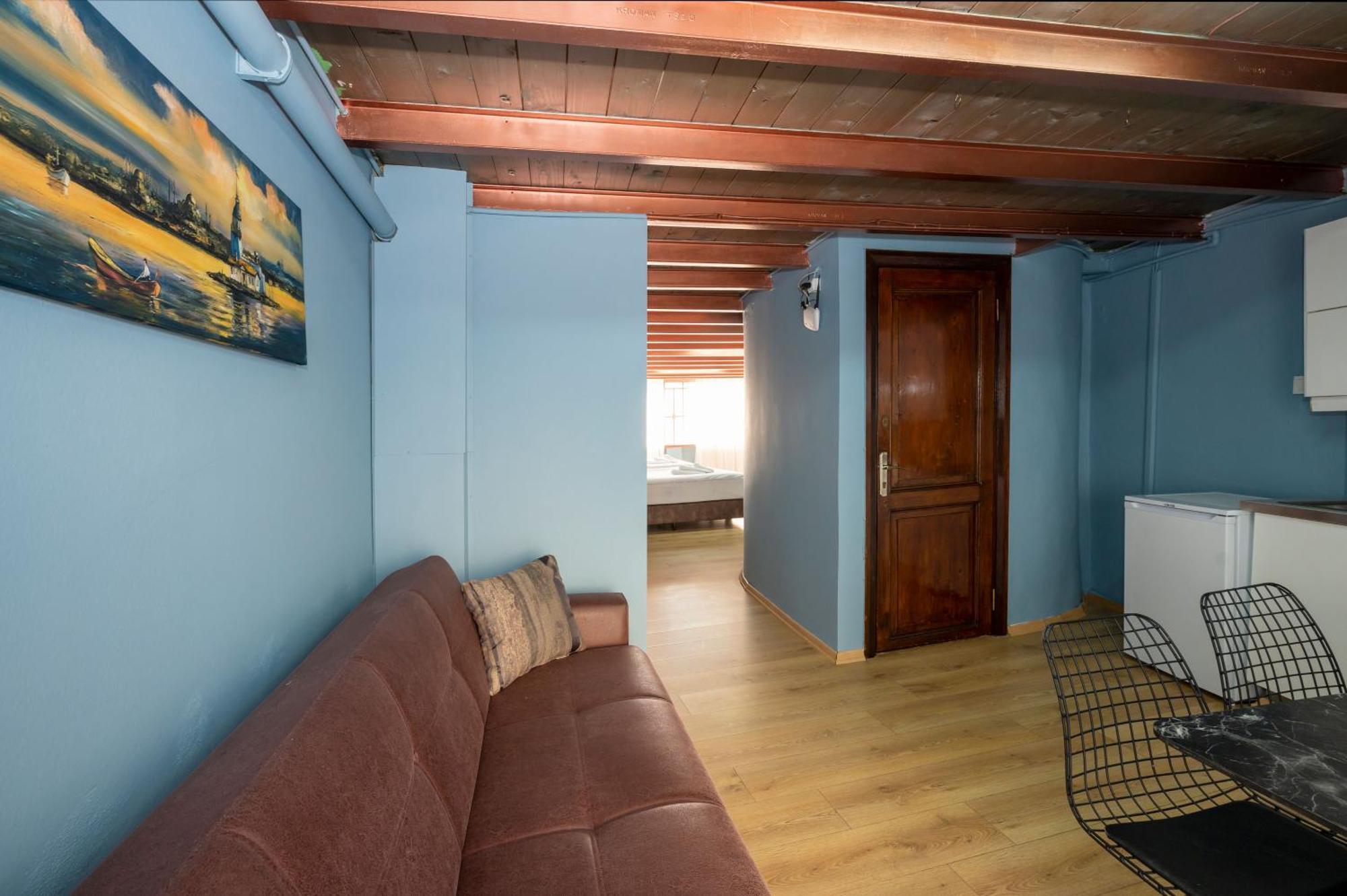 Taksimantiqueotel Otel 2*