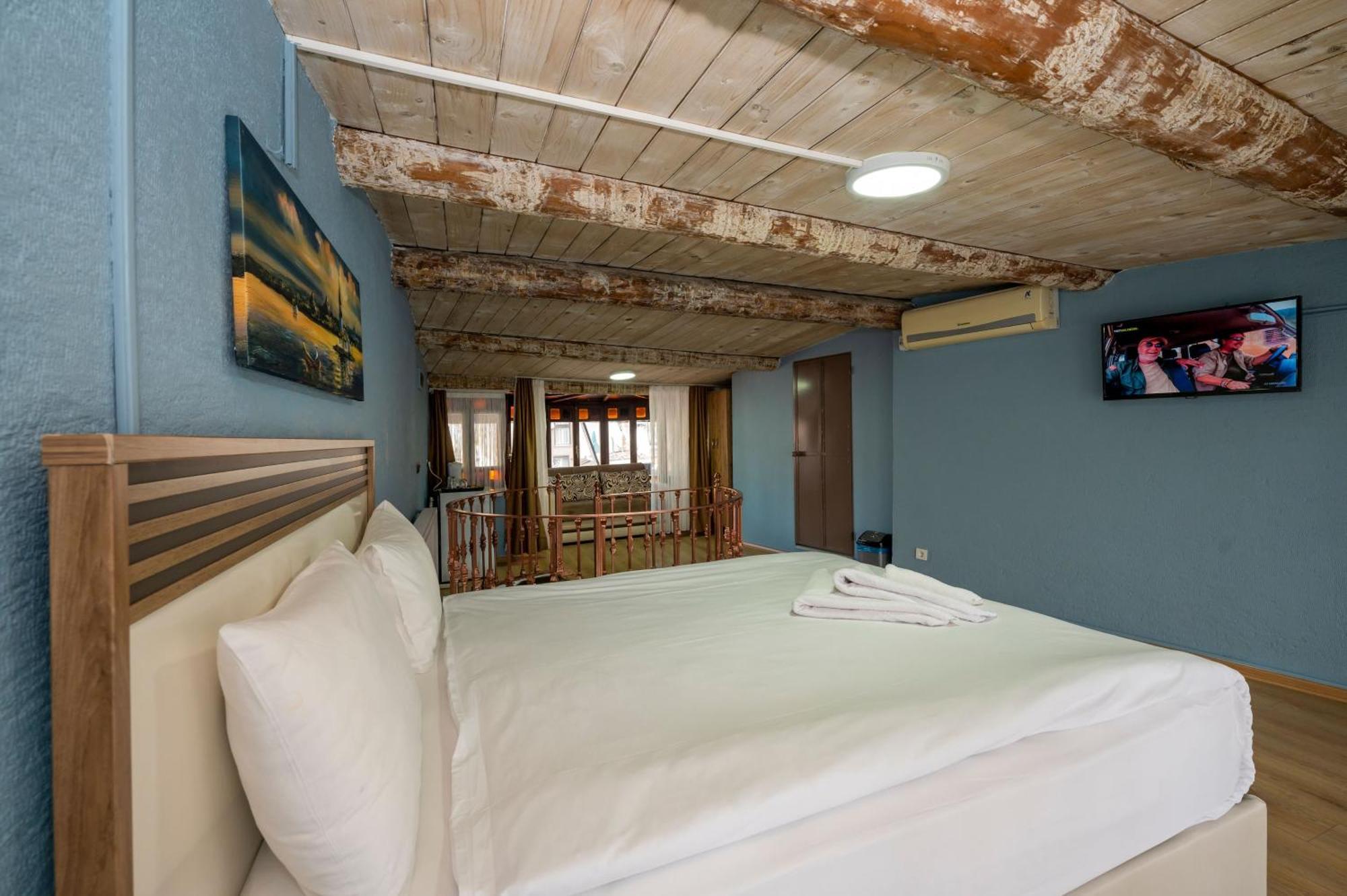 Taksimantiqueotel Otel