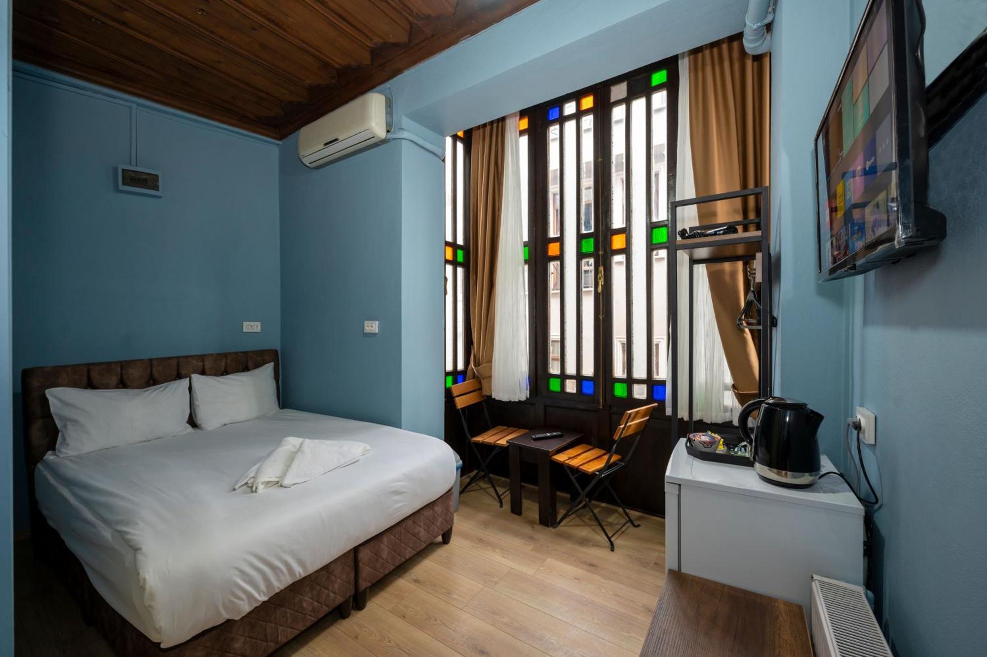 Taksimantiqueotel 2*